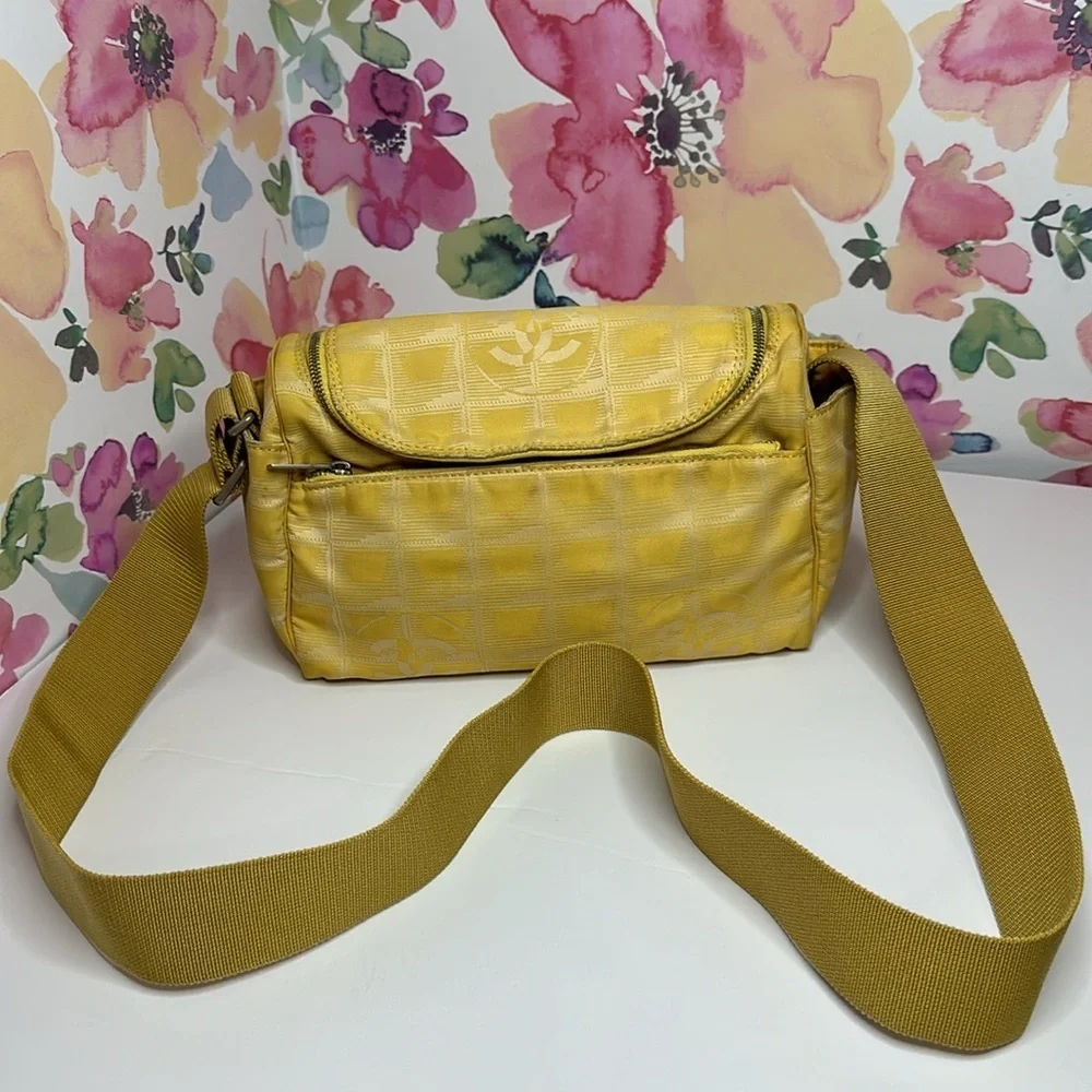 💯Authentic Chanel Travel Line Zip Shoulder Bag Nylon Small🍀